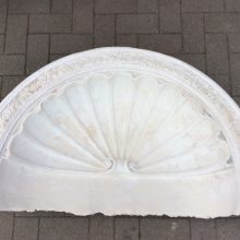 Stuck Muschelornament Ofenbekroenung Ofennische 1